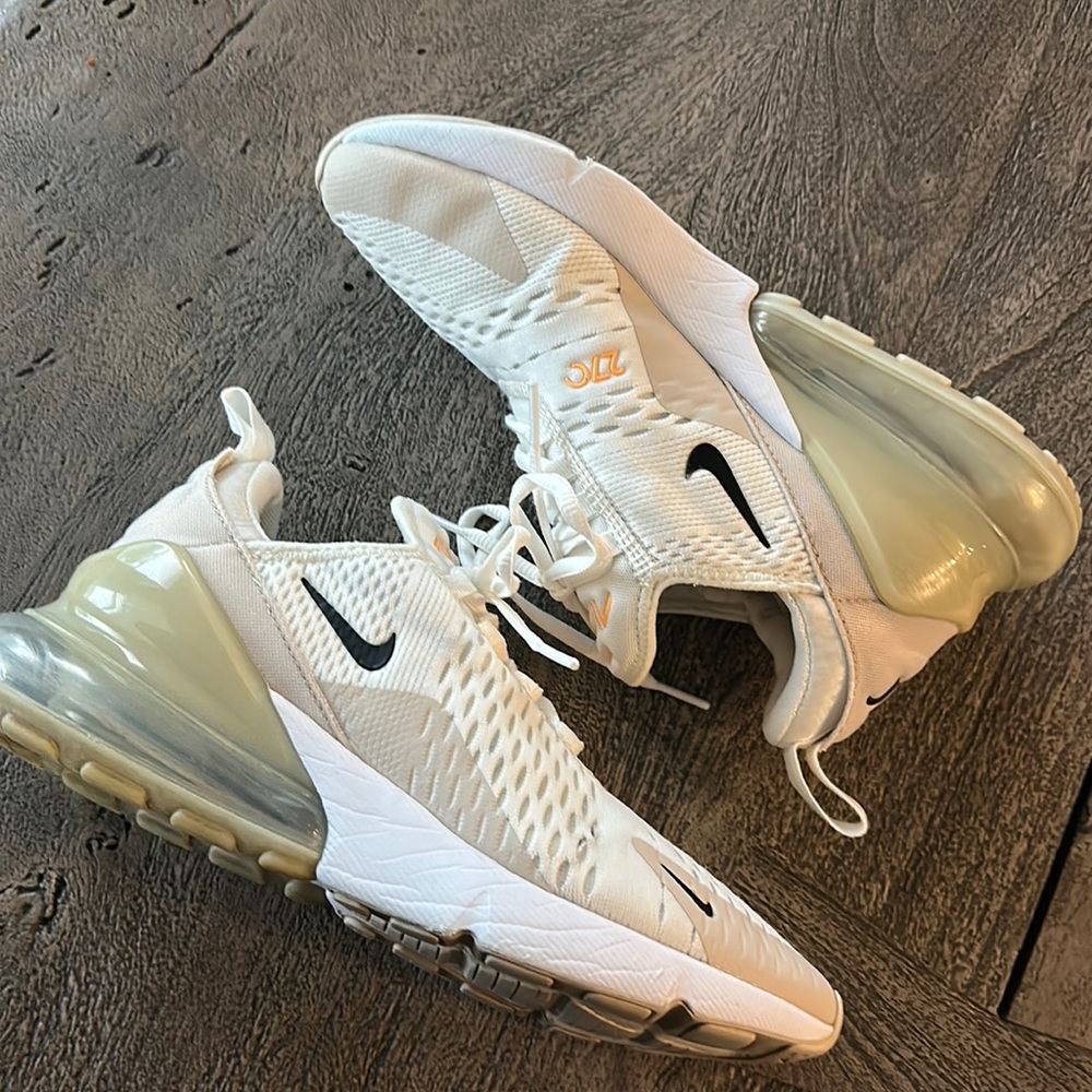 Nike Air Max 270 women’s size 8 Desert Sand Peach Cream